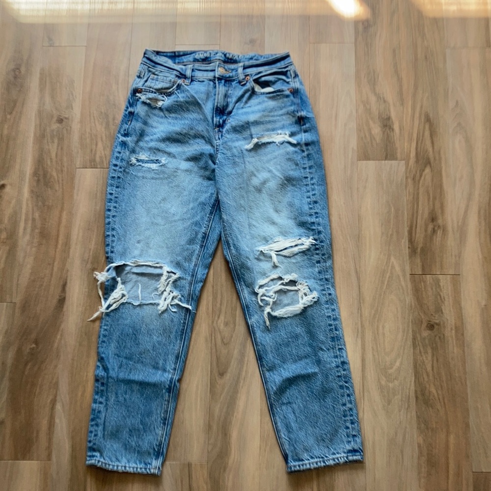 American Eagle Distressed Mom jean size 2 short